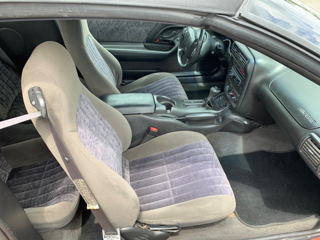 2001 Chevrolet Camaro Base - Photo 6